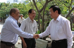 Chủ tịch nước Trương Tấn Sang tiếp xúc cử tri TP Hồ Chí Minh